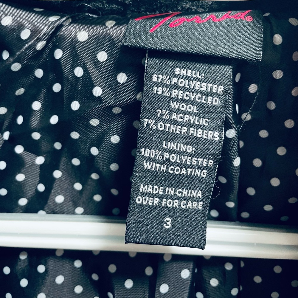 Torrid Coat - Picture 2 of 2